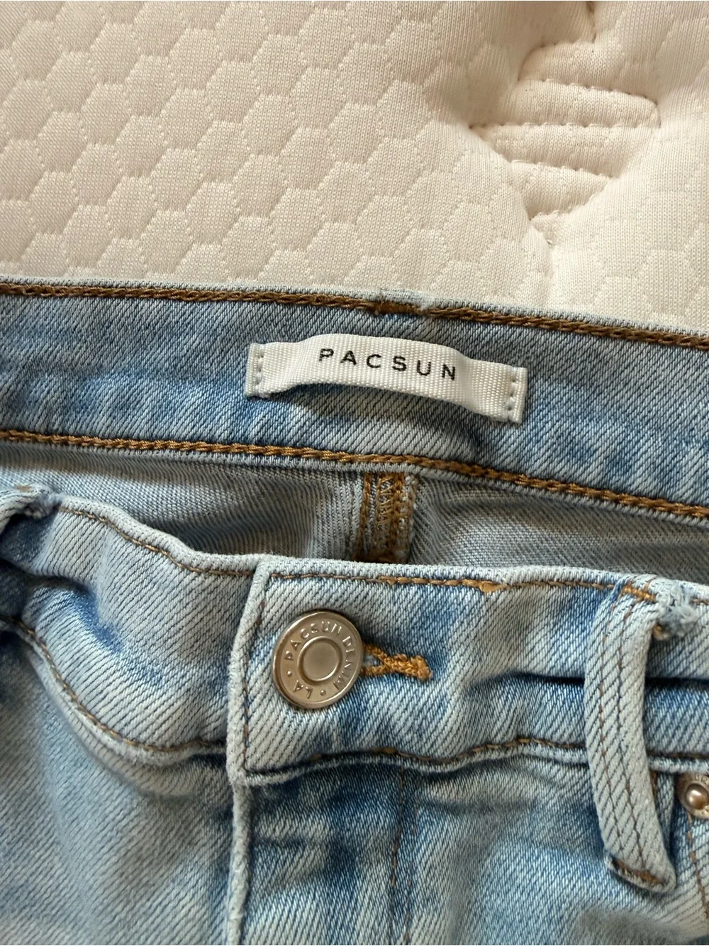 PacSun Light Wash Distressed Women's Jeggings - Picture 2 of 6